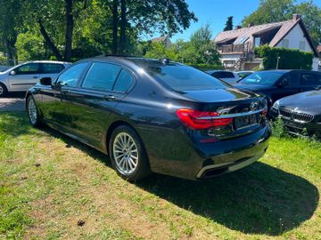 BMW 750 - 9