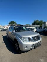 Nissan Navara Pickup Double Cab LE V6 4x4 LB - Nissan Navara aus 2015