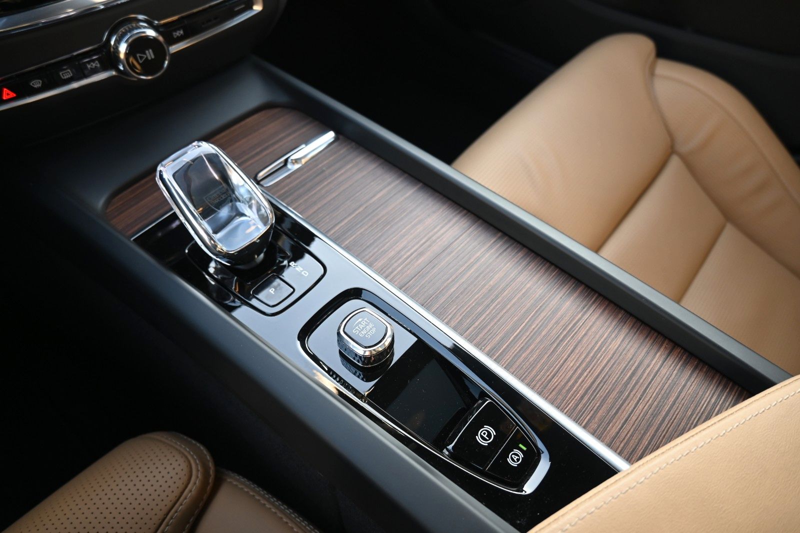 Fahrzeugabbildung Volvo V60 CC B4D AWD Ultimate*LED*PANO*360*H&K*MASSAGE