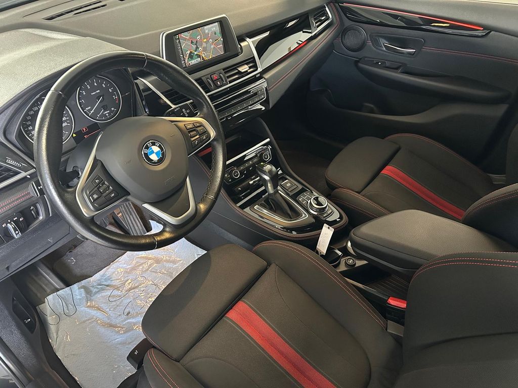 BMW 218 Active Tourer Sport Line Autom*LED*NAVI*PDC*