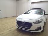 Hyundai i30 cw 1.6 CRDI Navi LED Pano RFK SHZ - Hyundai i30 mit Diesel-Antrieb: Kombi, 1.6