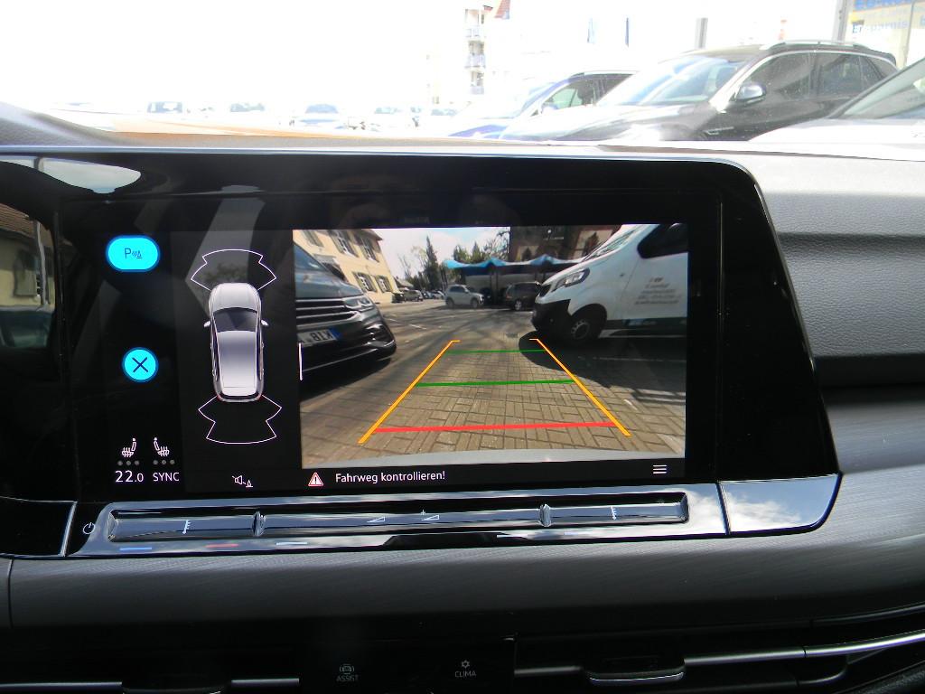 Volkswagen Golf VIII Lim. Style 1,5 eTSI DSG Kamera, миниатюра 13