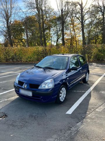 Renault Clio 2 mit TÜV Baujahr  2005