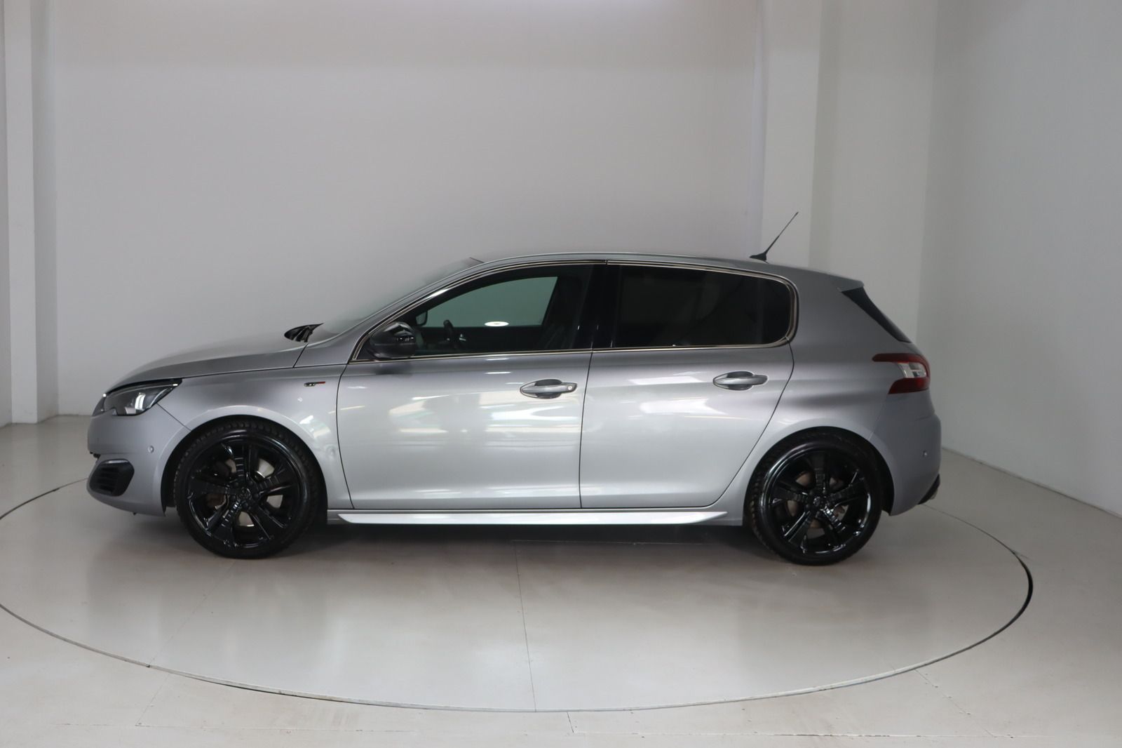 Fahrzeugabbildung Peugeot 308 GT * LED * Teilleder * Navi