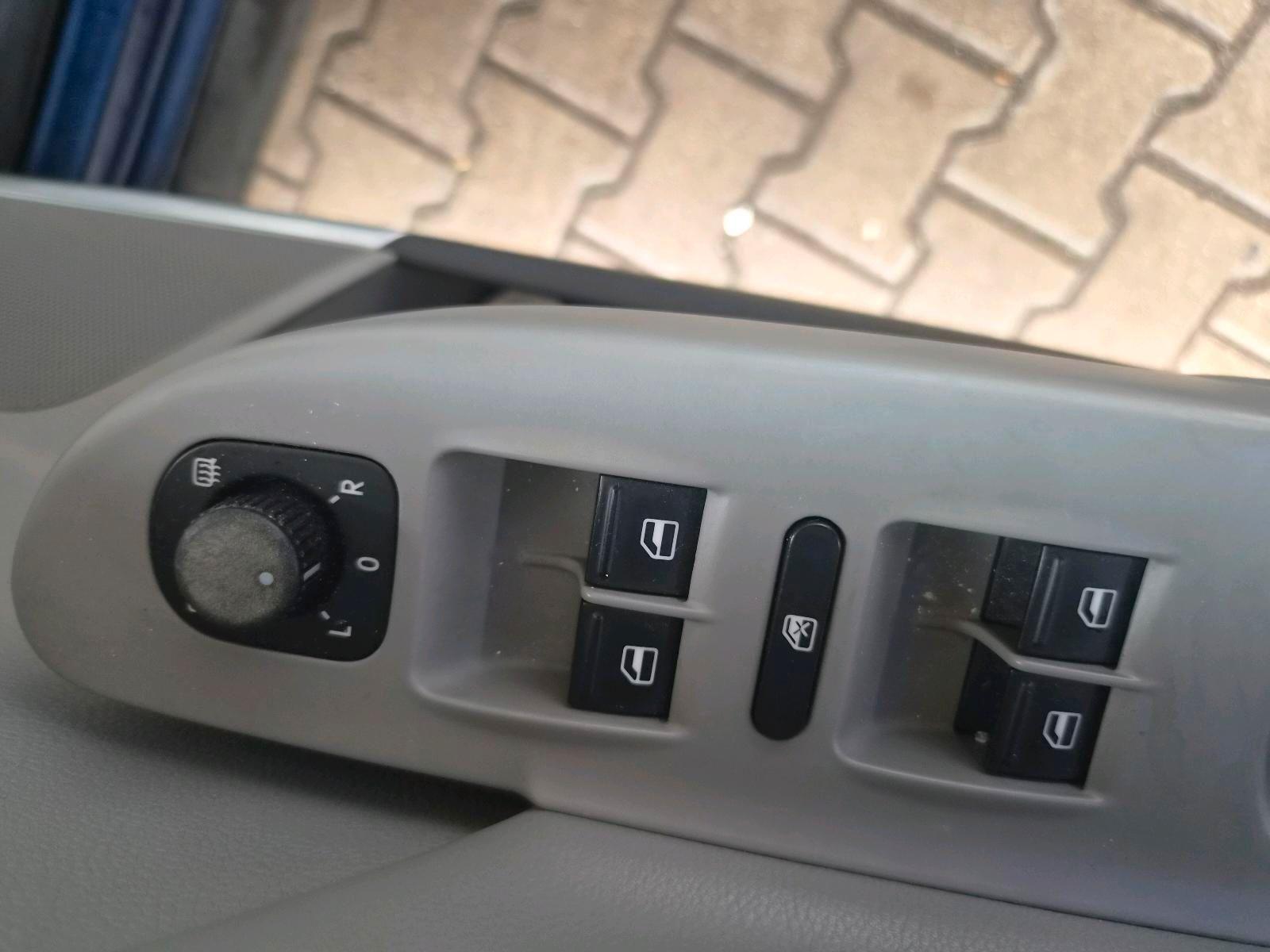 Volkswagen Passat 2009 — photo 13