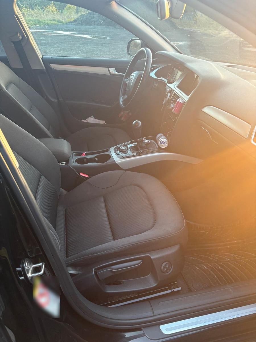 Audi A4 2009 — photo 7