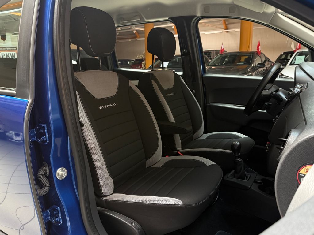 DACIA Lodgy Stepway Plus|7-Sitzer|SHZ|PDC|Kamera|Klima DACIA Lodgy Stepway Plus|7-Sitzer|SHZ|PDC|Kamera|Klima