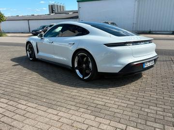 صورة 4 لـ 2020 Porsche TAYCAN