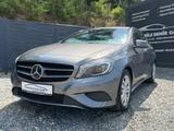 Mercedes-Benz A 180 BlueEfficiency/BT/TEL/S.HEFT/SHZ/ACC - Mercedes-Benz A-Klasse: Kleinwagen