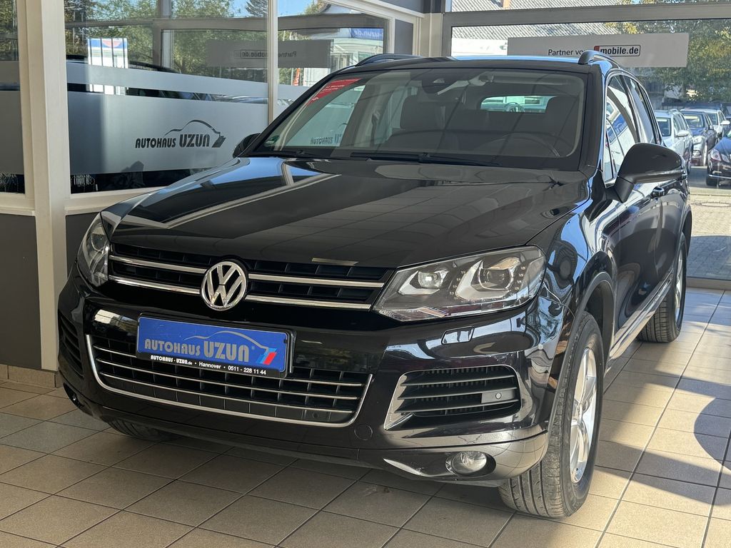 VOLKSWAGEN Touareg