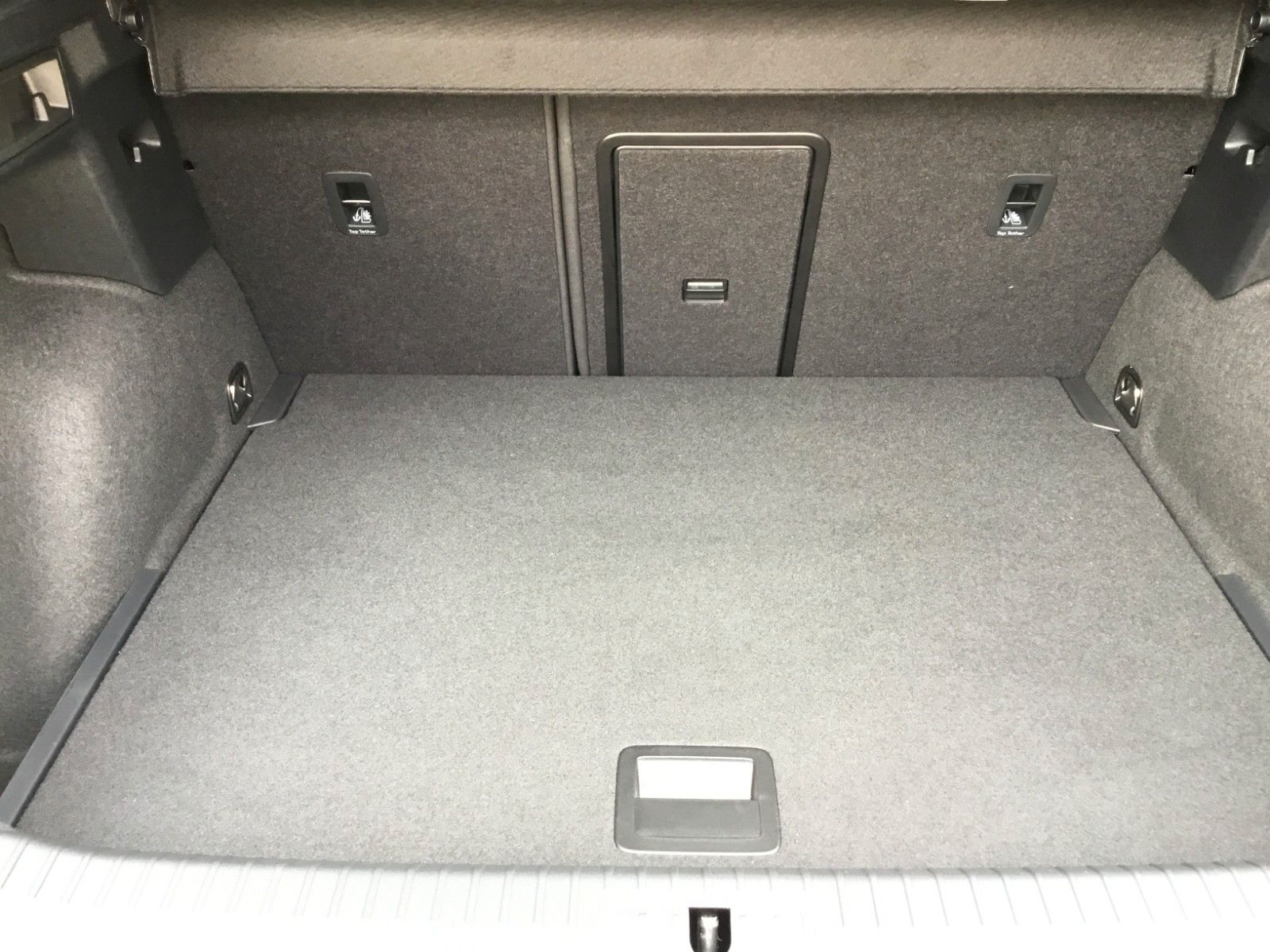 Fahrzeugabbildung CUPRA Formentor 1.5 eTSI DSG +AHK+Navi+18"+TopView