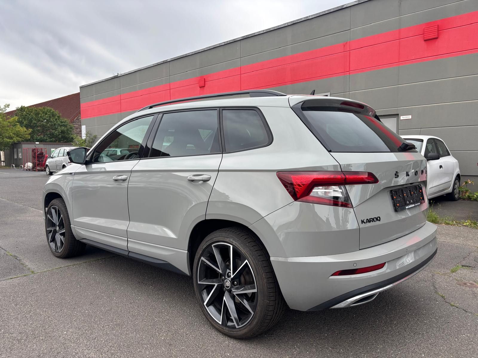 Fahrzeugabbildung SKODA Karoq SportLine 4x4-ACC-PANO-VIRTUAL-KAM-SHZ-LED