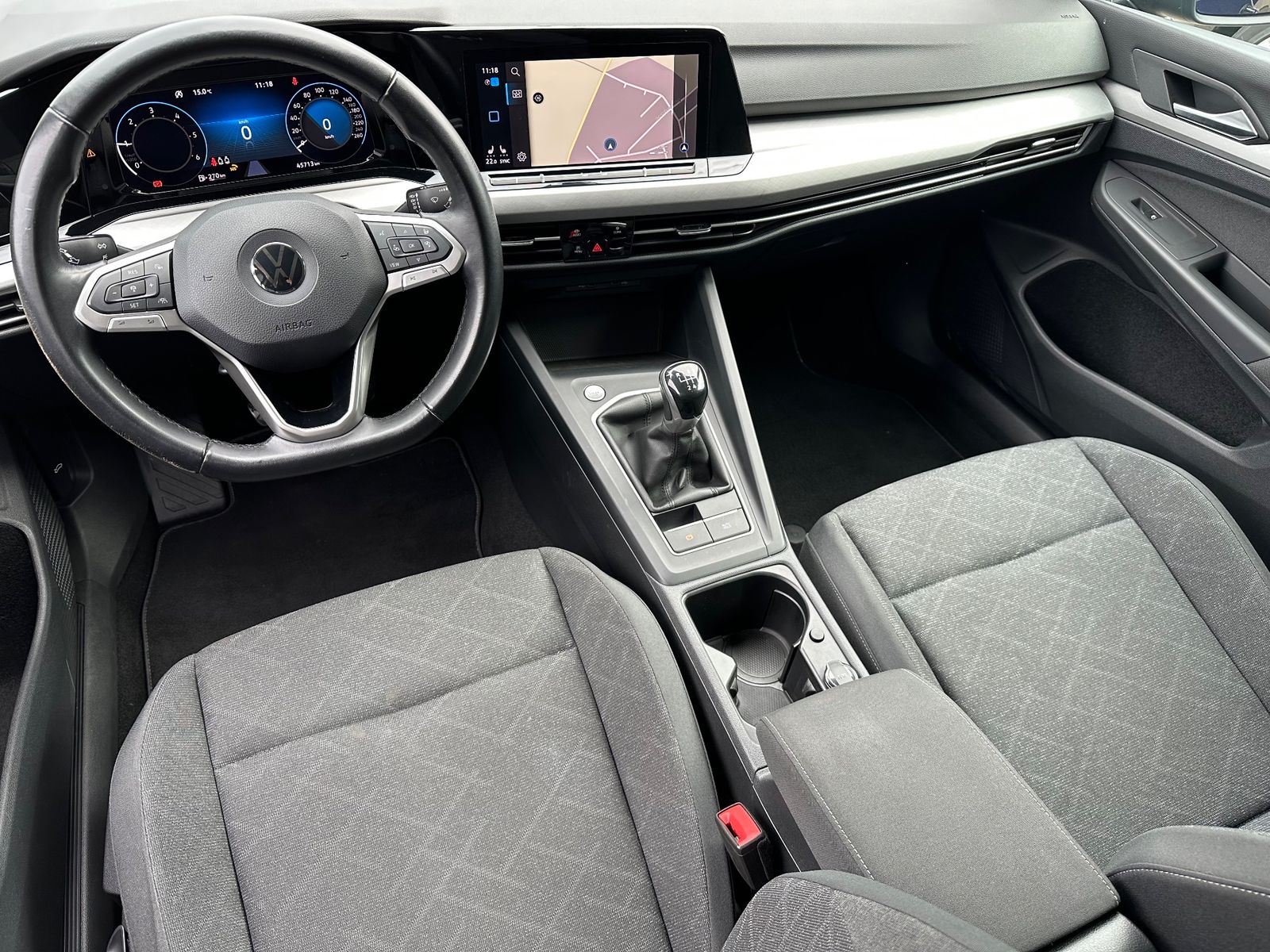 Fahrzeugabbildung Volkswagen Golf Variant 2.0 TDI Life NAV+LED+ACC+PP+SHZ