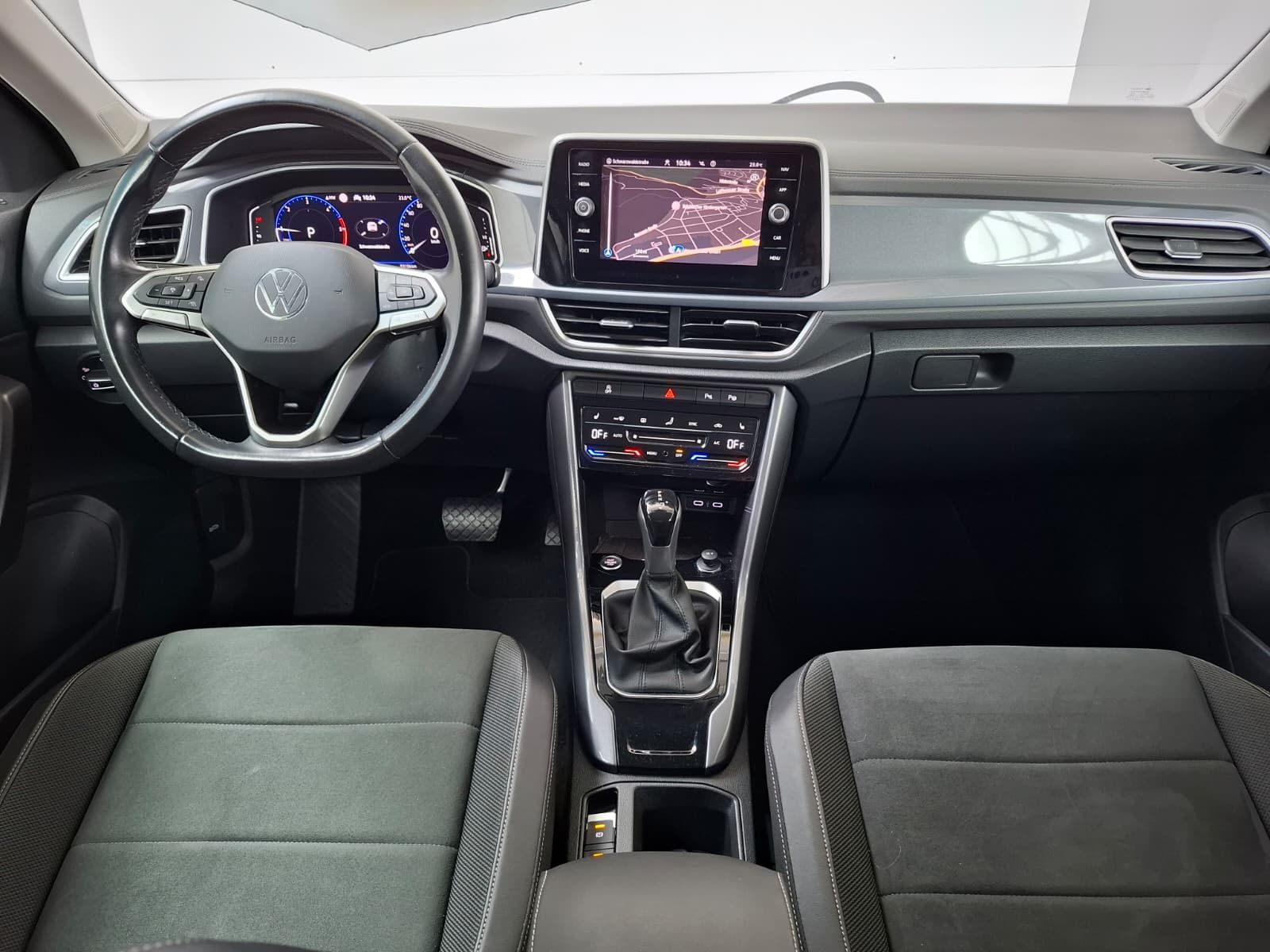 Fahrzeugabbildung Volkswagen T-Roc Style 2,0 TDI DSG +IQ.Drive +Navi +Kamera