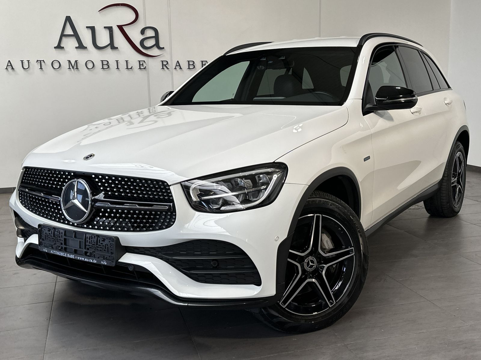 Fahrzeugabbildung Mercedes-Benz GLC 300de 4M AMG-Line NAV+LED+AHK+KAMERA+CARPLAY