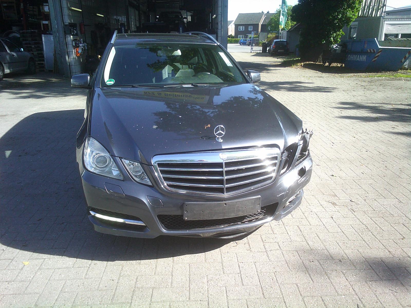 Mercedes-Benz E 300 E T-Modell E 300 CDI BlueEfficiency
