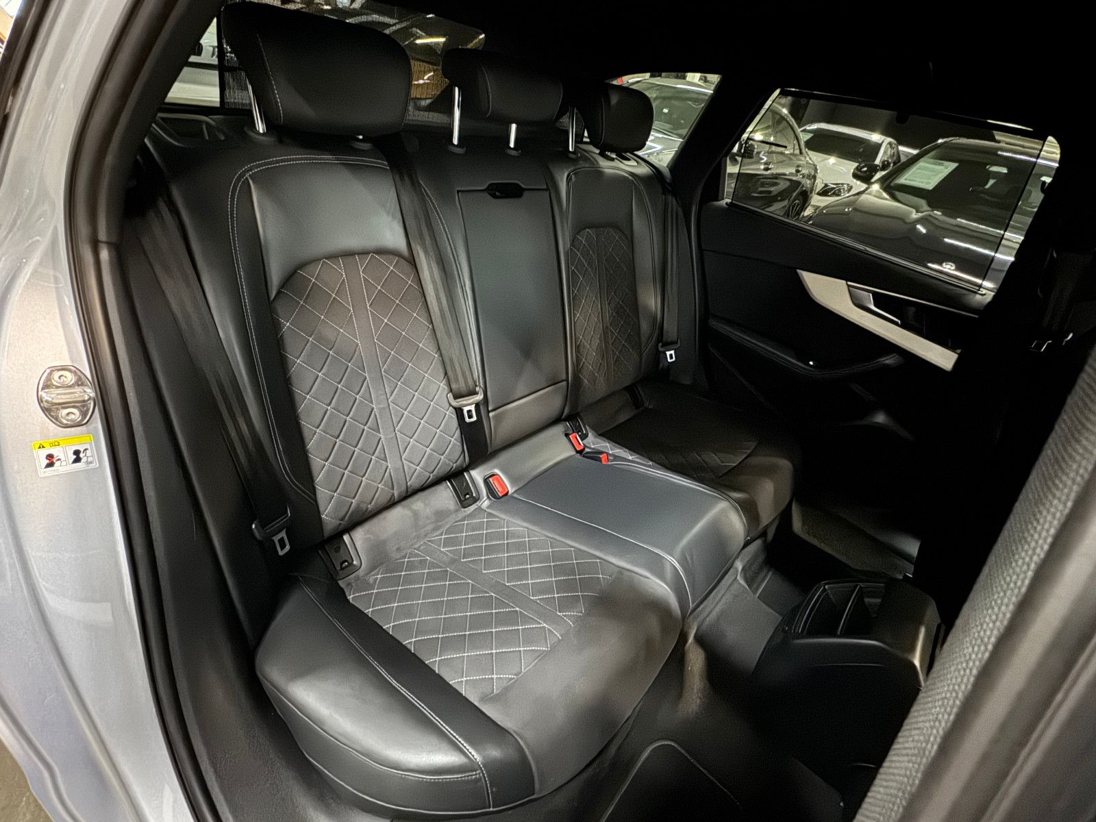 Fahrzeugabbildung Audi A4 35 TDI S-LINE BLACK RS4 SITZE MASSAGE VIRTUAL