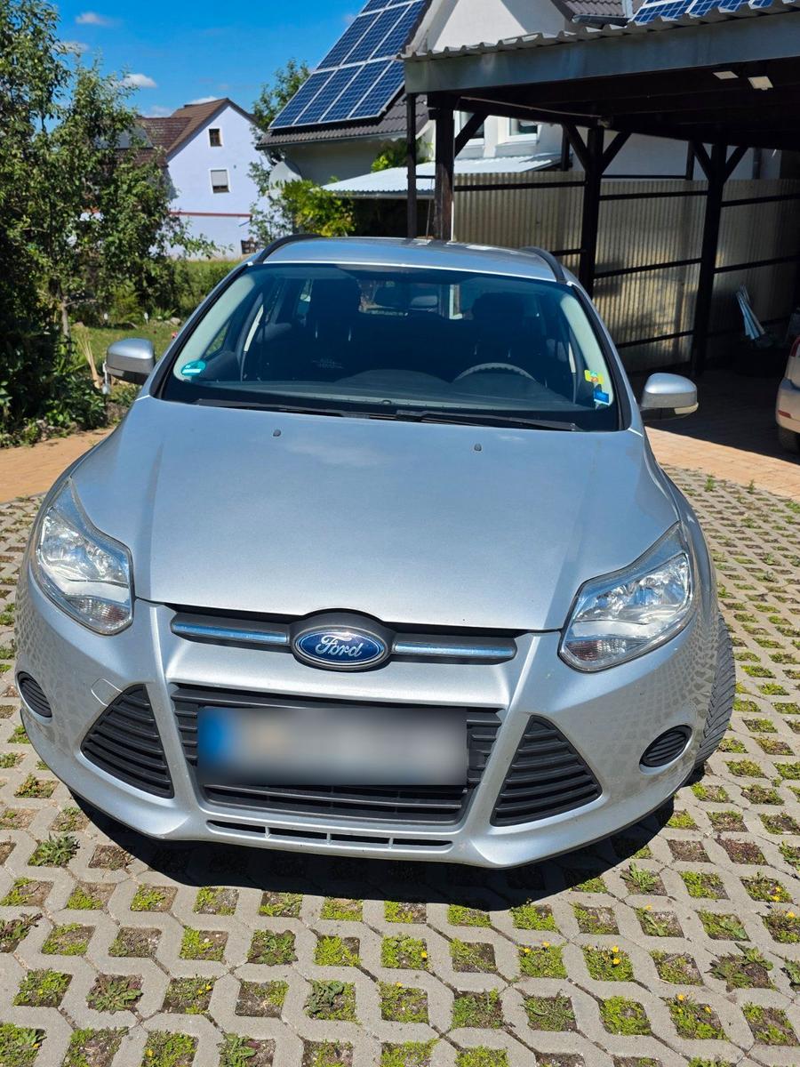 Ford Focus 2012 — engine 110 HP (81kW)