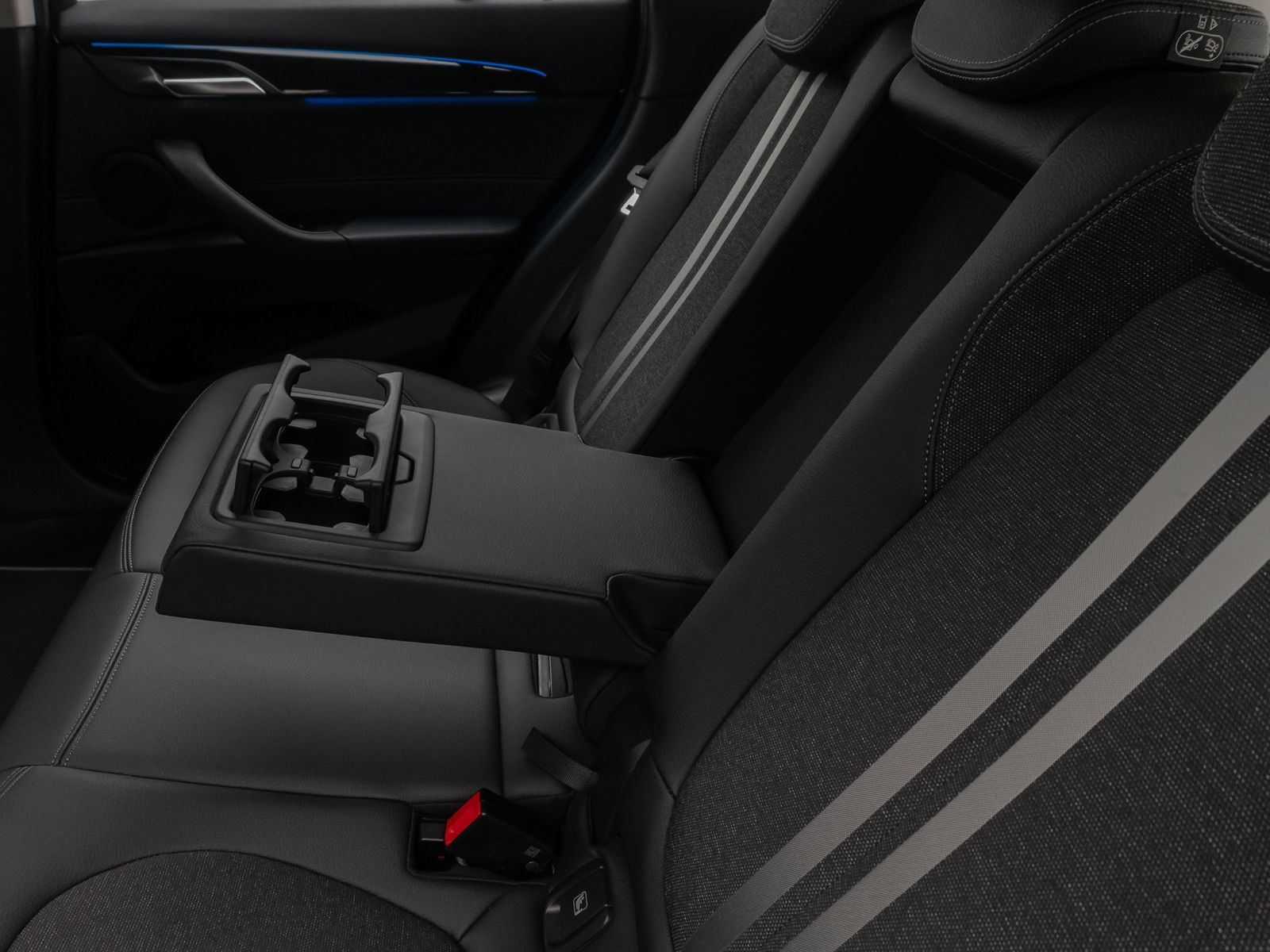 Fahrzeugabbildung BMW X1 xD25e Sport Line Kamera DAB Geschwindigkeitsr