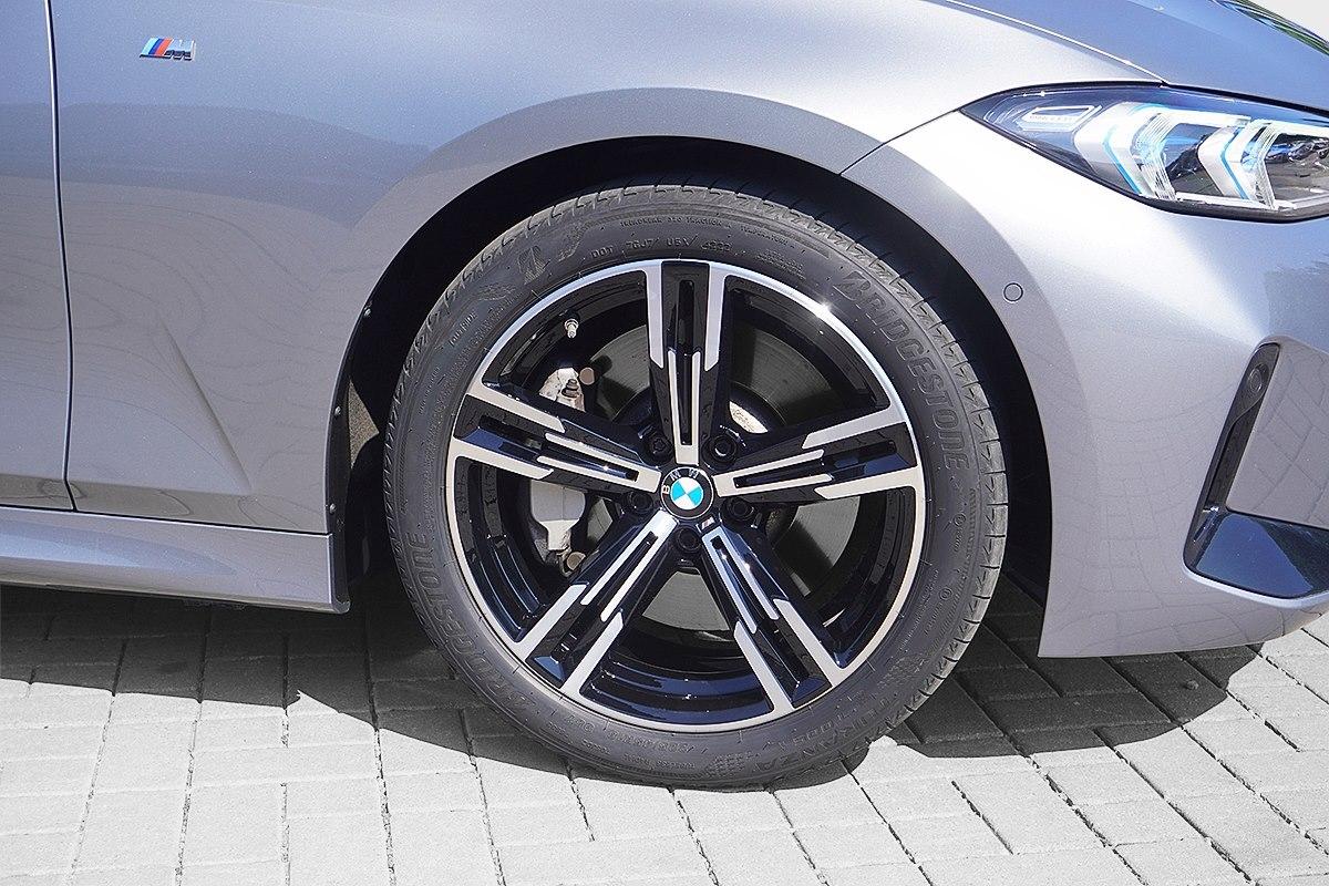 BMW 330i Touring M Sport HeadUp Kamera ACC Sportsitz
