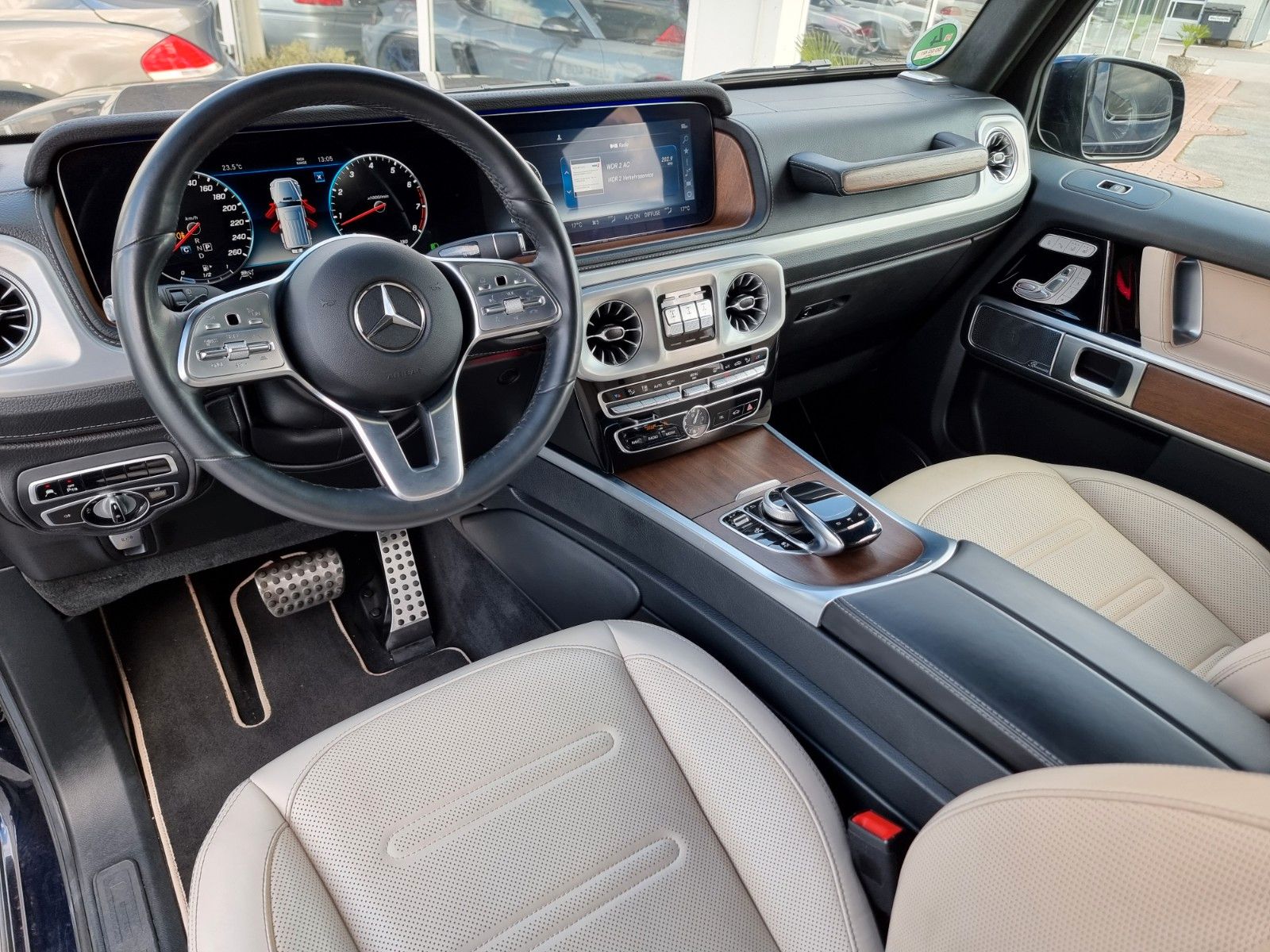 Fahrzeugabbildung Mercedes-Benz G 500/Massage/Distr/Burm/Stdhzg/LED/Fond Ent.