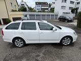 Skoda Octavia 1.6 TDI Elegance Combi Elegance - Skoda Octavia aus 2012 mit Diesel-Antrieb: Kombi, 1.6