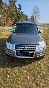 Mitsubishi Pajero 3,2 DI-D 4WD Top Automatik Top - gebrauchte Mitsubishi Pajero aus dem Jahr 2016