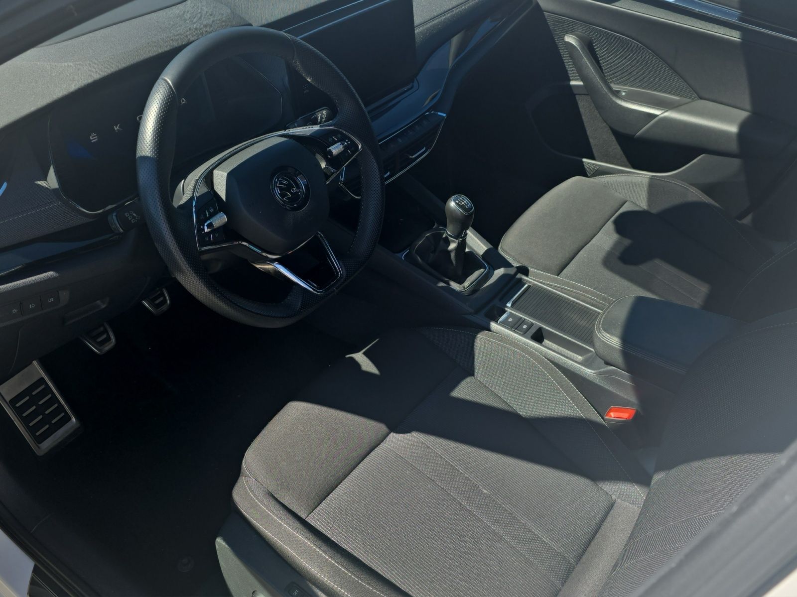 Fahrzeugabbildung SKODA Octavia Combi Style 1.5 TSI Matrix Navi AHK ACC