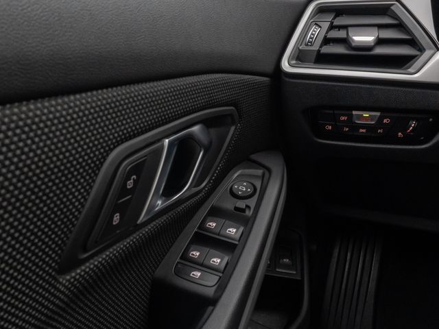 Foto Nummer 33: BMW 320e