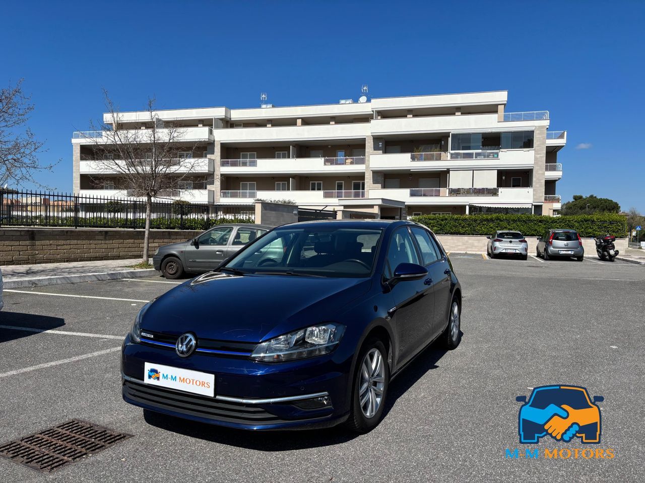 Volkswagen Golf - 1