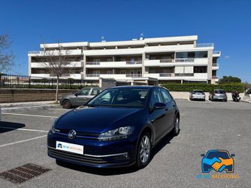 Volkswagen Golf - 1