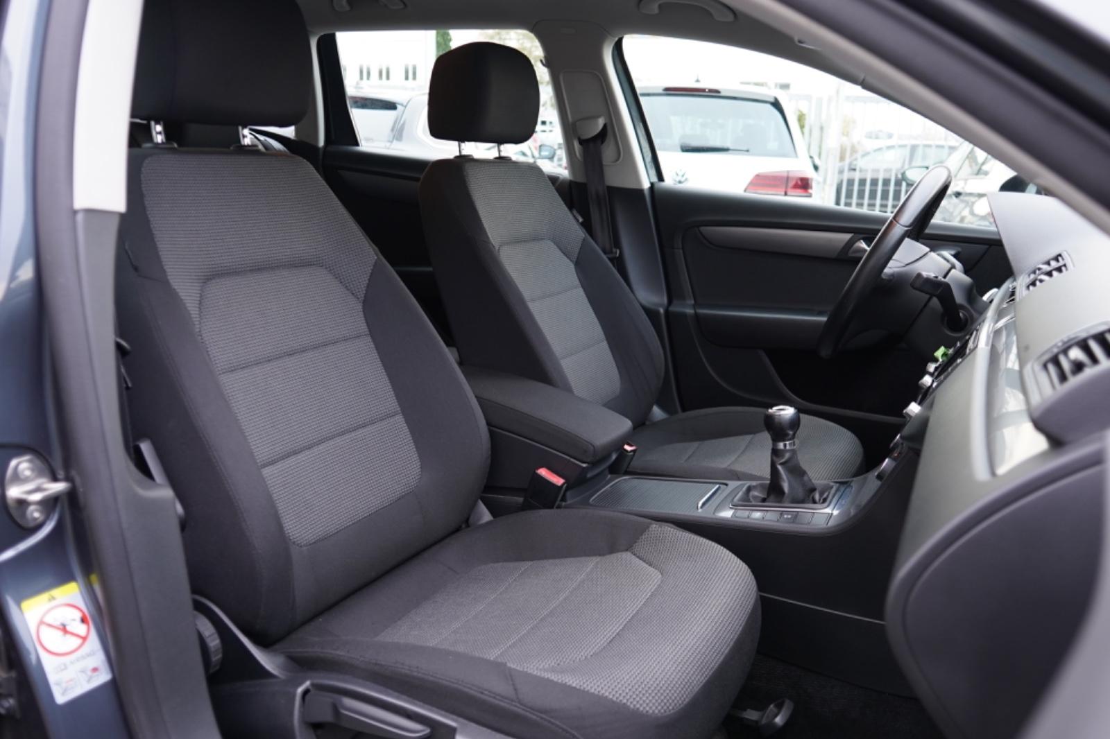 Volkswagen Passat 2011 — photo 7