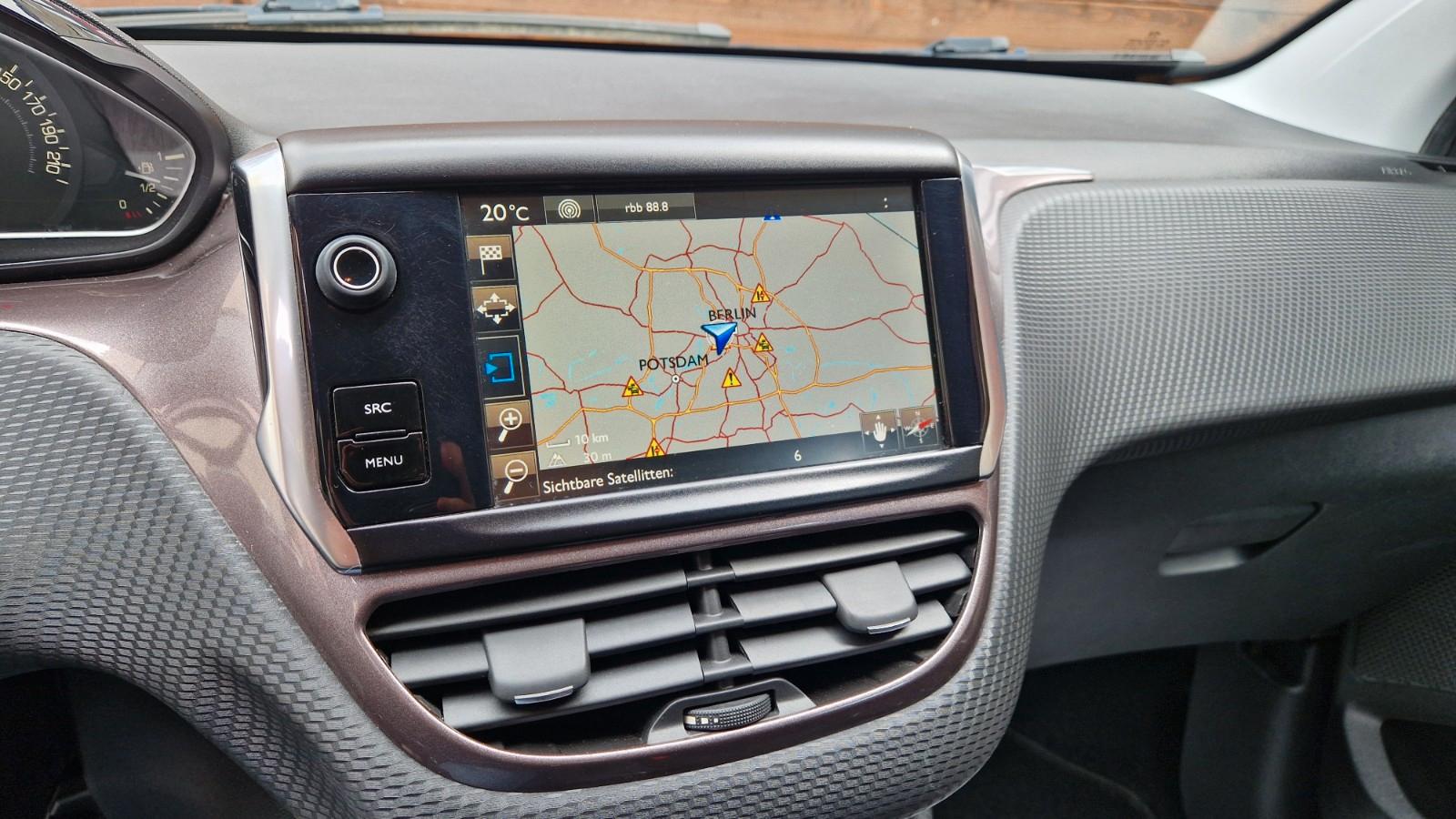 Peugeot 2008 Automatik, Start-Stop, PDC, SHZ, Tempomat