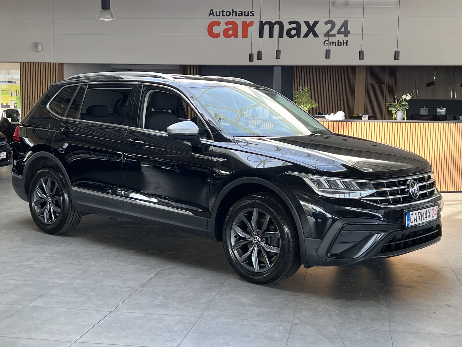 VW Tiguan Allspace Life DSG Navi Kamera AHK HeadUp