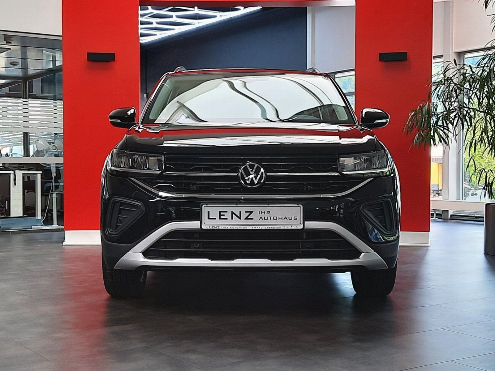 Fahrzeugabbildung Volkswagen T-Cross TSI Life *Navi*Cam*LED*PDC*Sitzhzg*AppC*