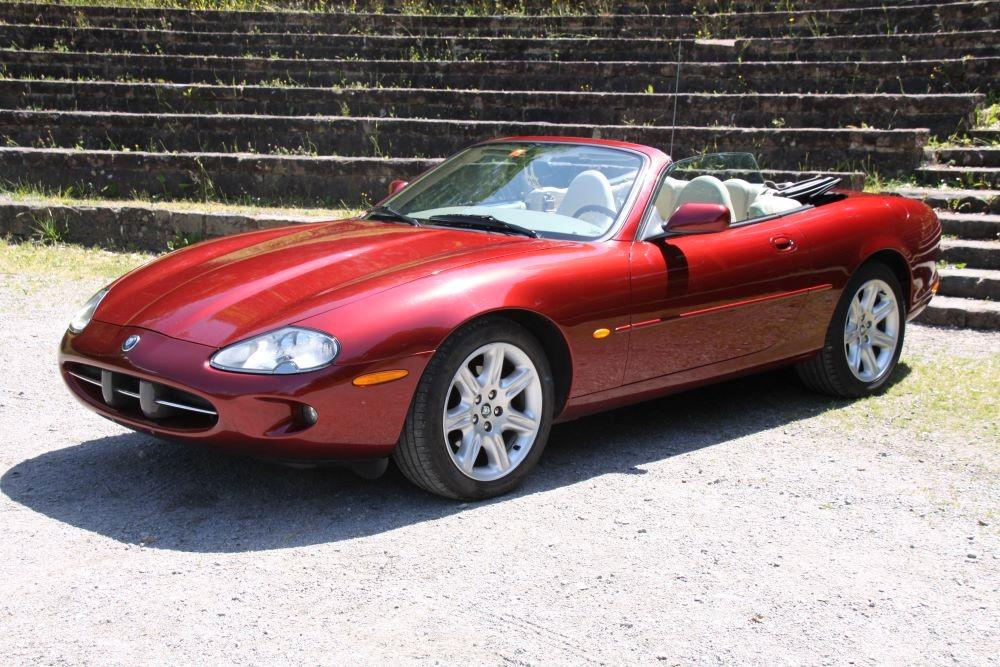 Jaguar XK8