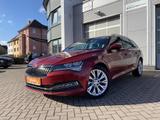 Skoda Superb 2.0TDI Style AHK+LED+RFK+volldig.Cockpit - rote Skoda Superb