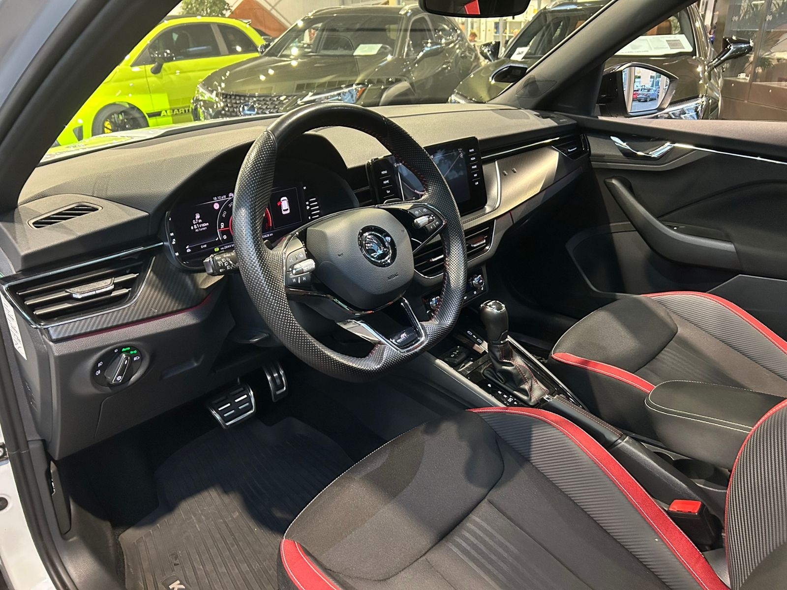 Fahrzeugabbildung SKODA Kamiq Monte Carlo AHK PANO LED NAVI