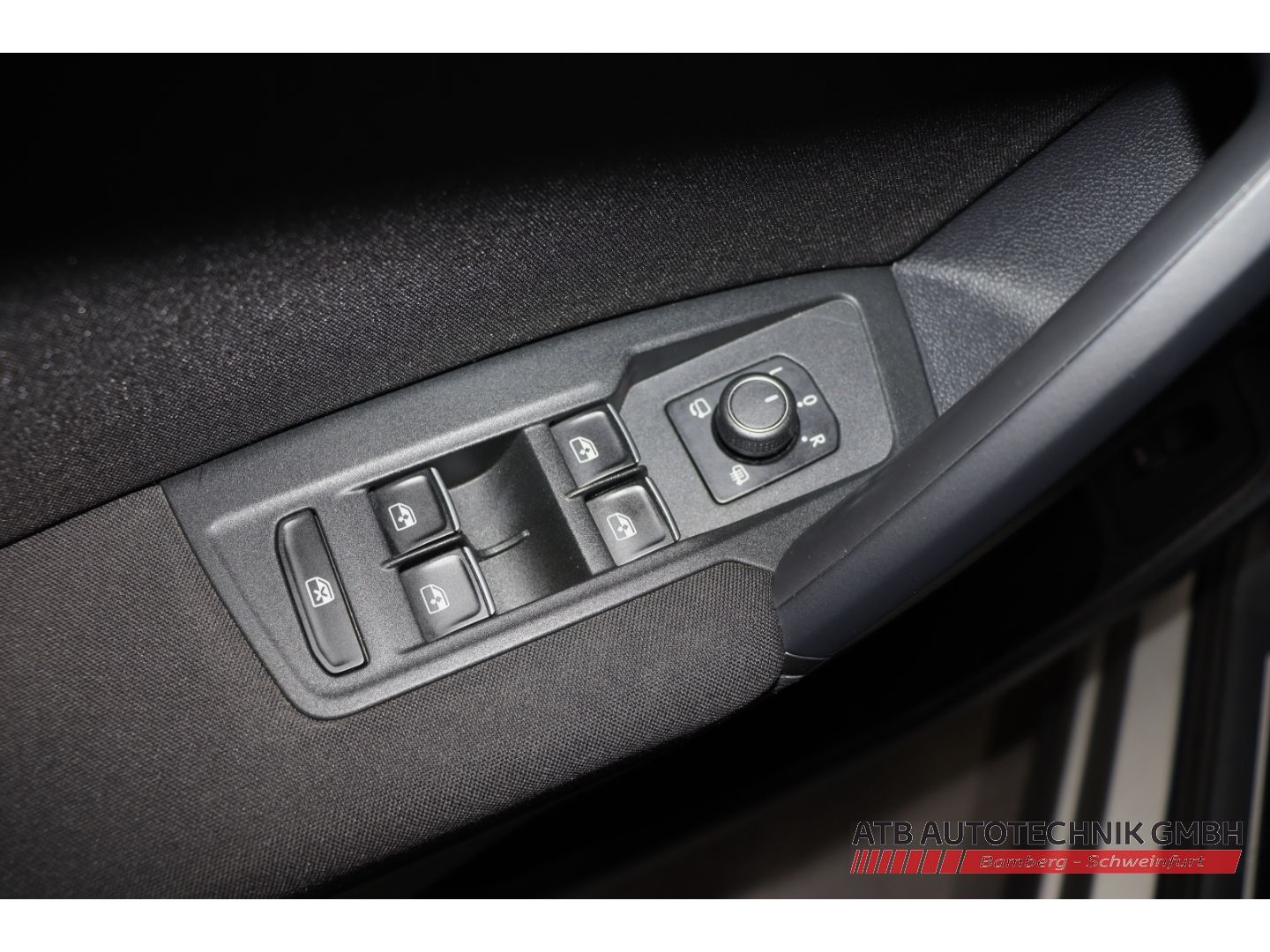 Fahrzeugabbildung Volkswagen Tiguan 2.0 TDI SCR Sound BMT Start-Stopp 4Motion