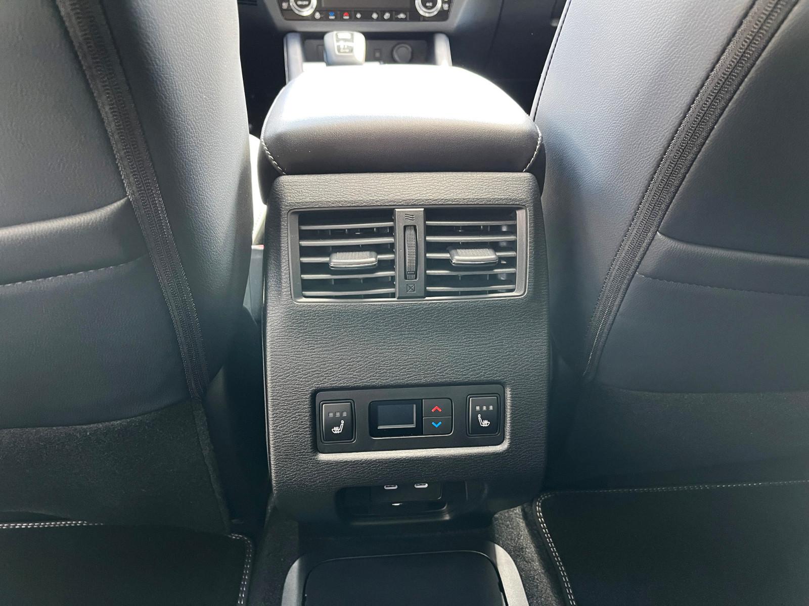Mitsubishi Outlander 2.4L PHEV TOP 2-Farb