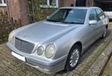 Mercedes-Benz E 200 W210 KOMPRESSOR Elegance + AHK - gebrauchte Mercedes-Benz E 200 aus dem Jahr 2001