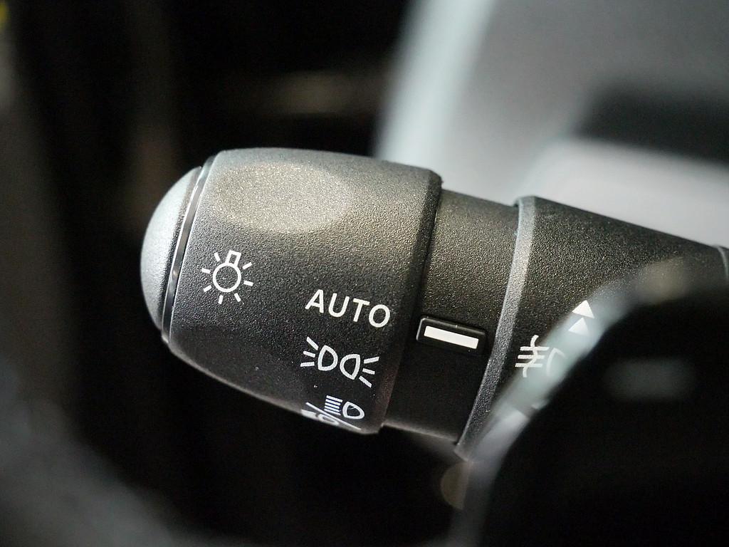 Citroën Berlingo M BlueHDi 130 Max SHZ NAVI AHK ACC LED