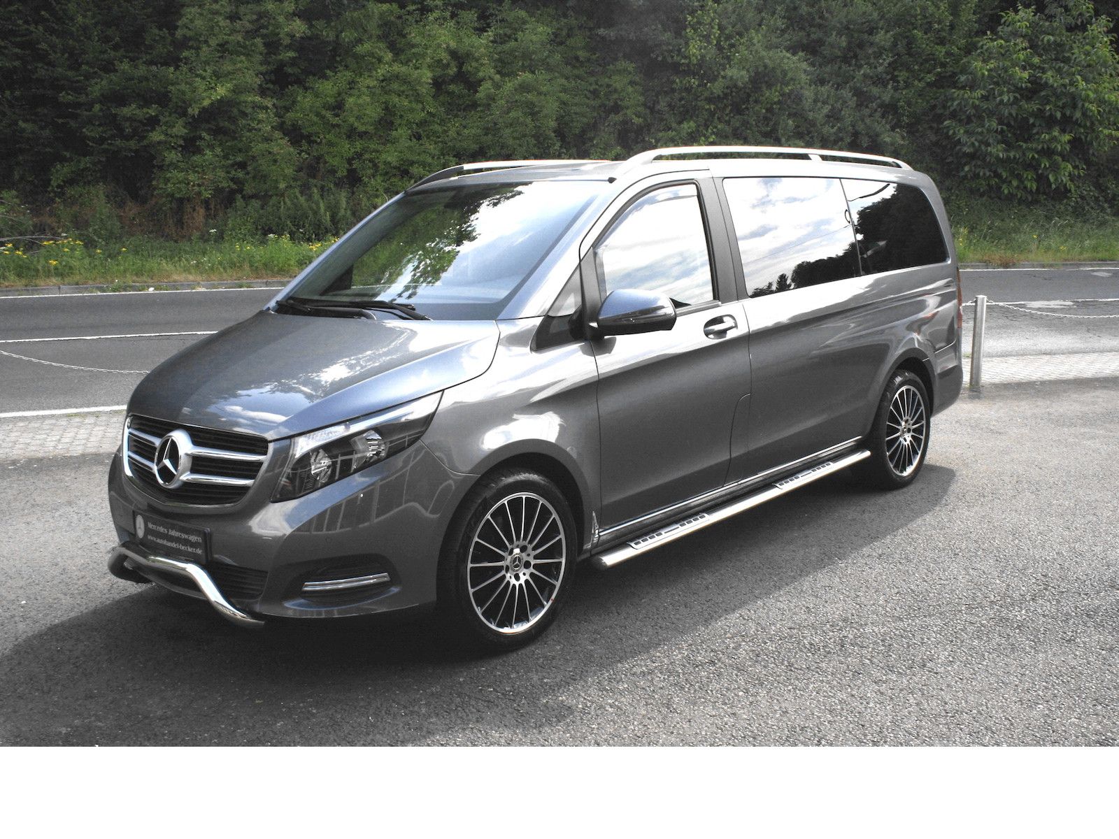 Fahrzeugabbildung Mercedes-Benz V 250 d Lang*2.5 T. Anhängelast*Trittbretter*AHK