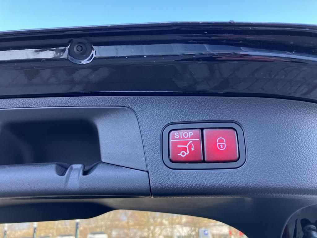 Fahrzeugabbildung Mercedes-Benz GLA 200 AMG*AHZV*M-BEAM*K-GO*KAMERA*DAB*EDW*