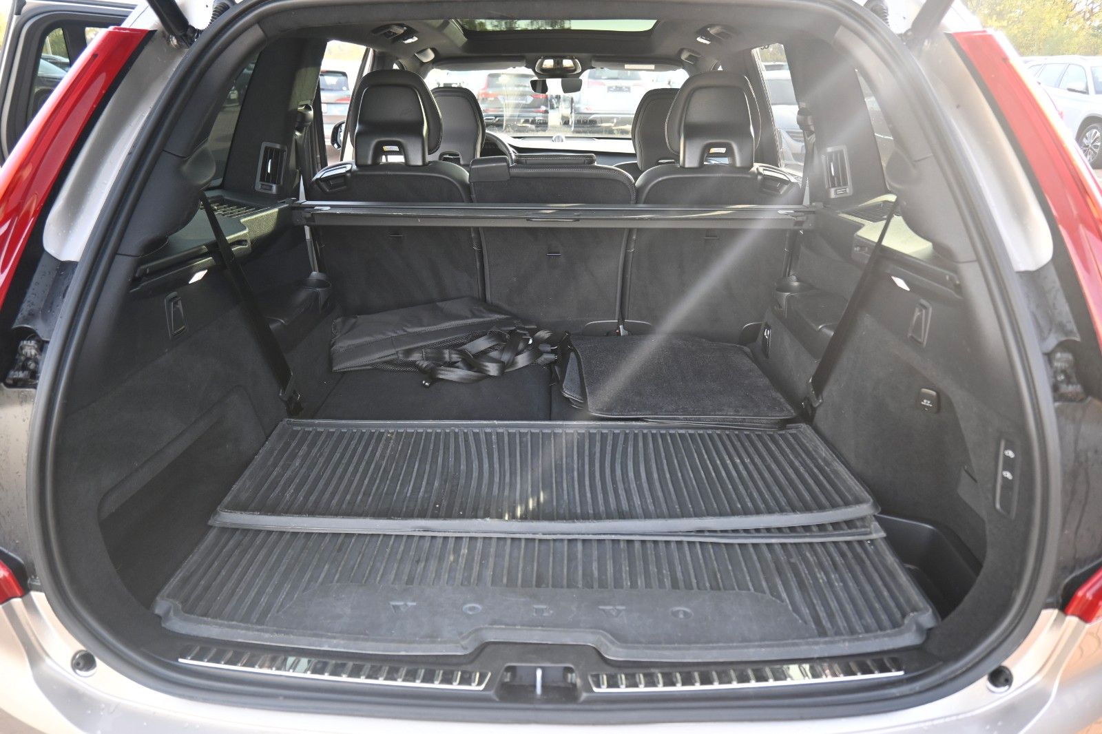 Fahrzeugabbildung Volvo XC90 T8 AWD Ultimate Dark*STDHZG*360°*LUFT*0,5%