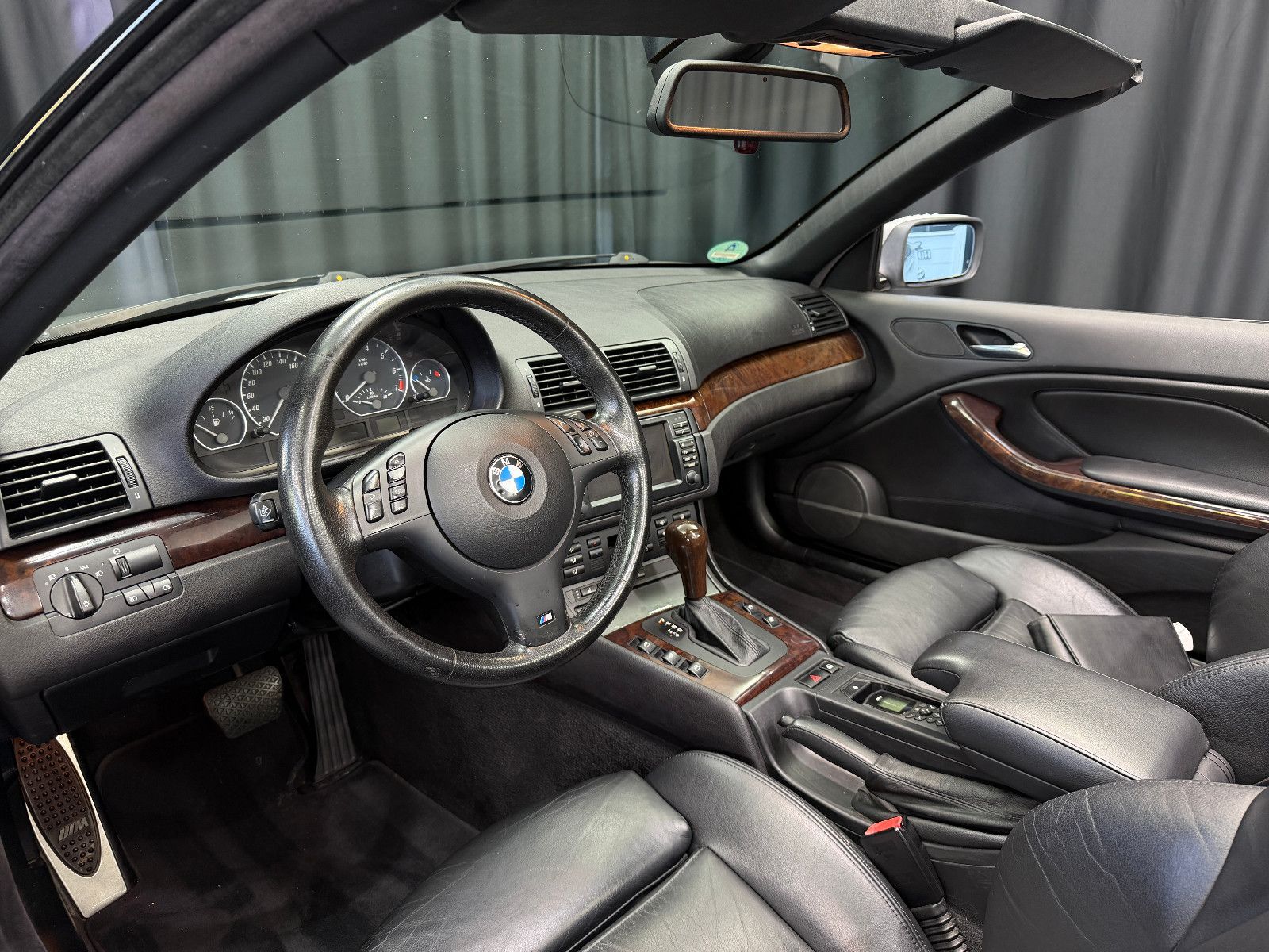 Fahrzeugabbildung BMW 330Ci|M-PAKET 2|HIFI|PDC|NAVI|LCI