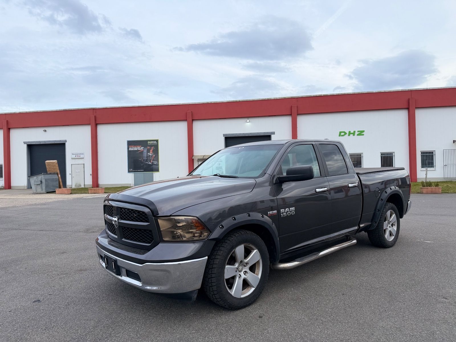 Dodge Dodge 1500RAM 5,7 V8 -Quadcab -AHK -6Sitzer