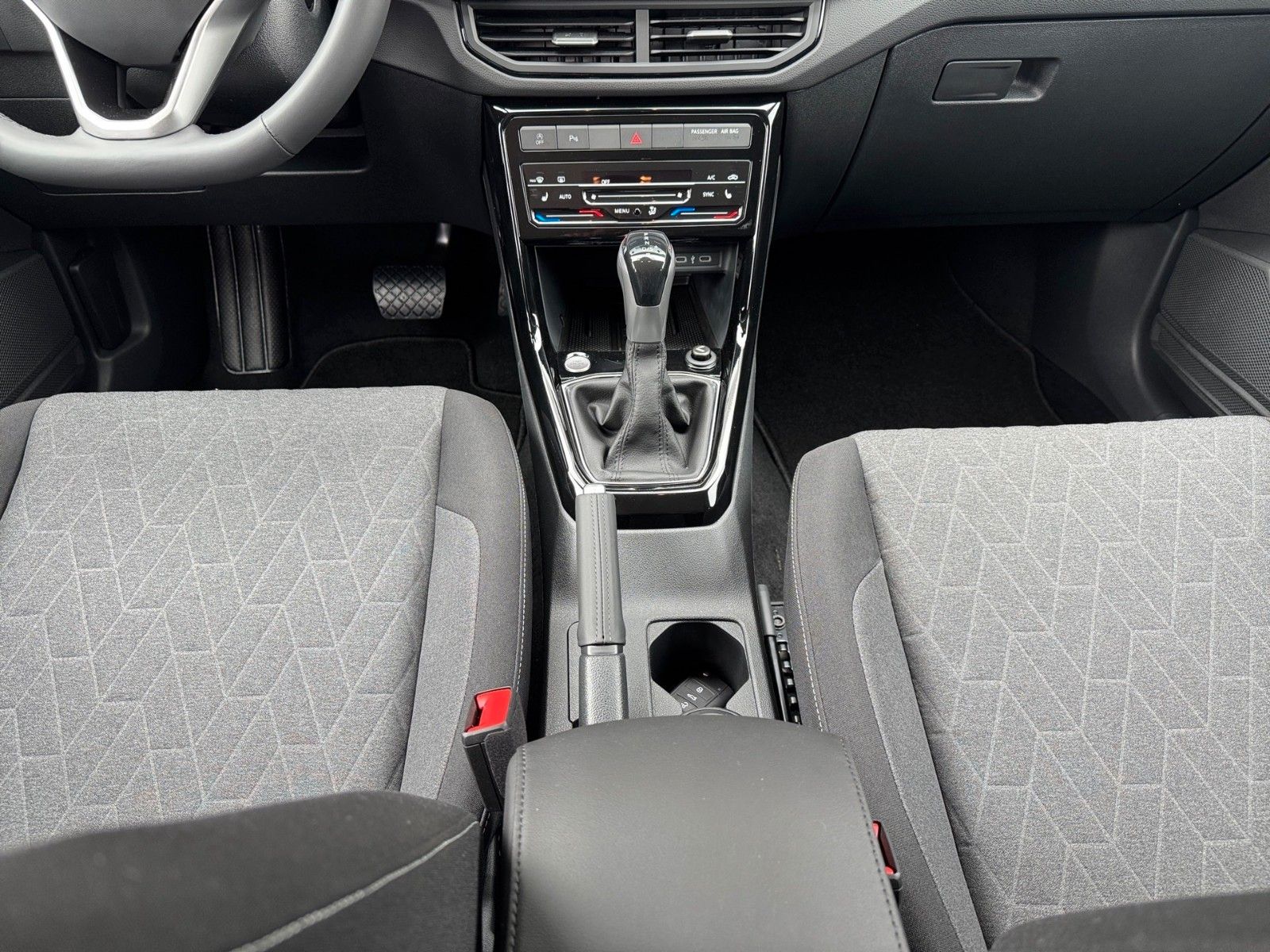 Fahrzeugabbildung Volkswagen T-Cross Life 1.0 TSI