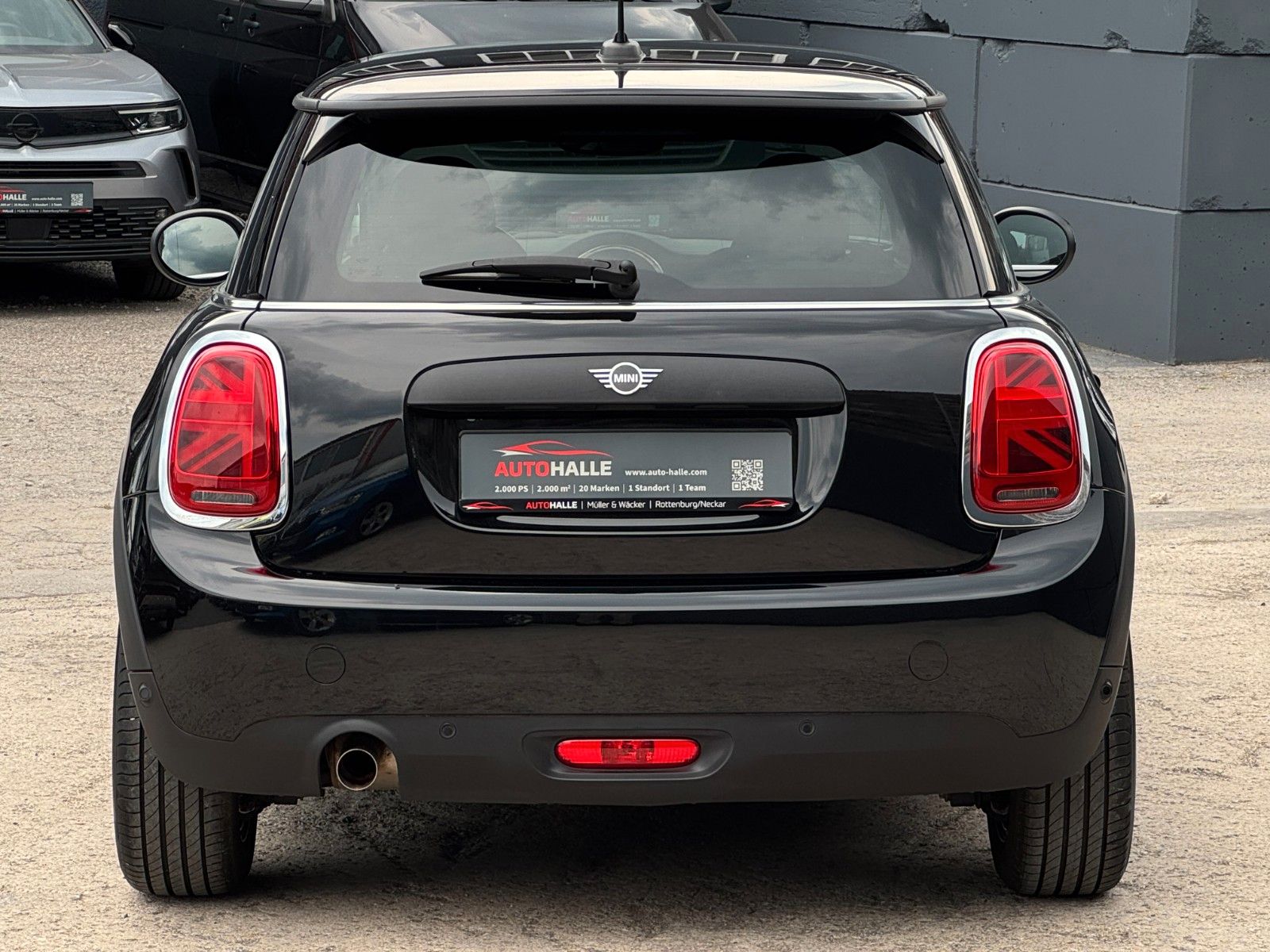 Fahrzeugabbildung MINI ONE Aut. CarPlay Navigation Tempomat PDC SHZ