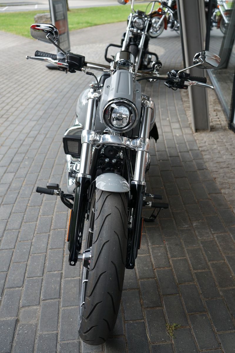 Fahrzeugabbildung Harley-Davidson Breakout 117 MY25 - FXBR - Thunderbike - Jekill